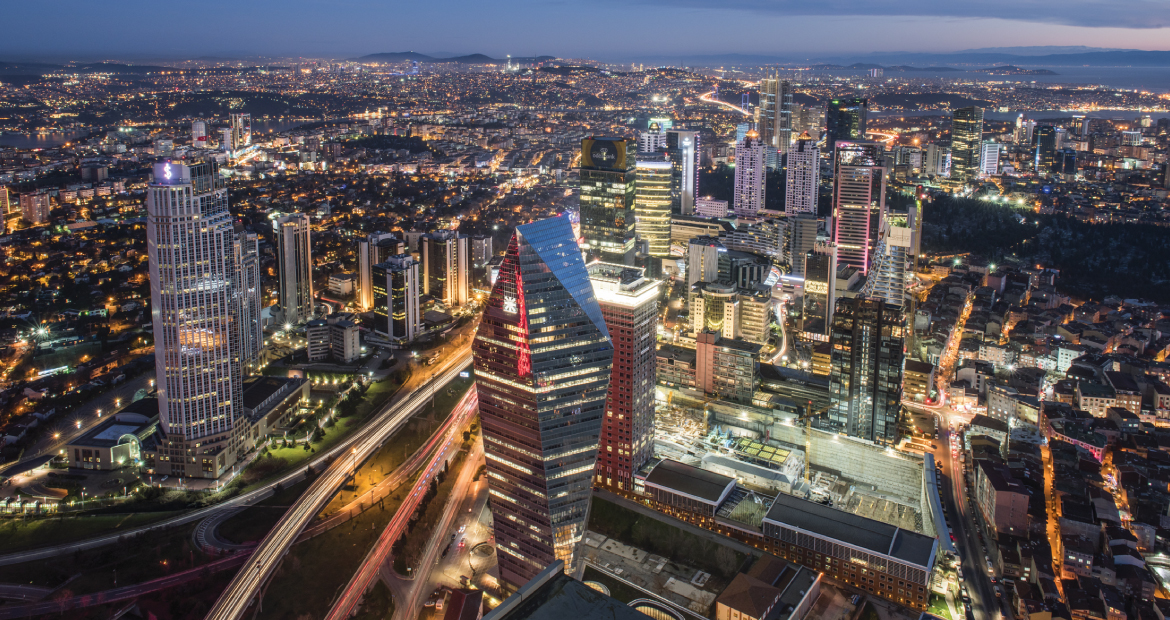 Tüm dünya ekseninizde - İstanbul gece manzarası